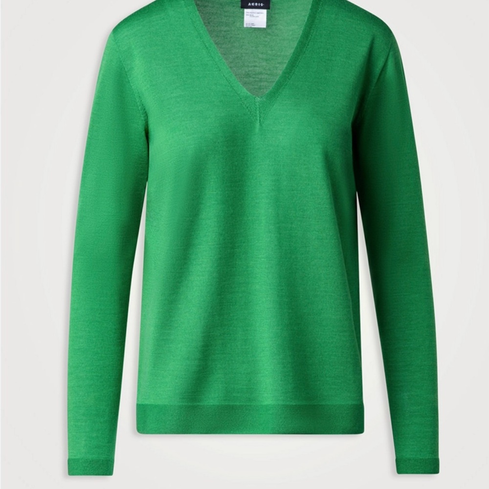 100% Cashmere Akris Green V-Neck Sweater